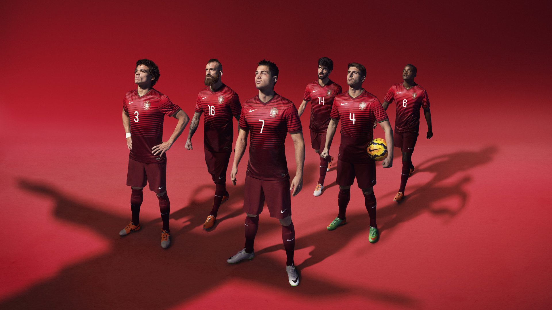 欧冠半决赛：拜仁被曼城淘汰后 内部爆出更衣室矛盾传闻